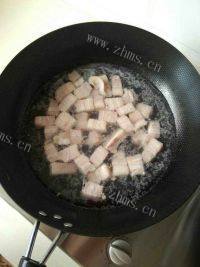 土豆烧肉做法图解1)
