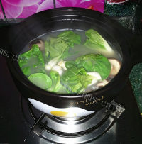 清淡的鸡蛋青菜年糕汤做法图解8)