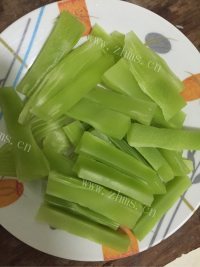 色泽鲜亮的清汤火锅做法图解4)