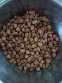 下酒菜五香烤花生做法图解1)