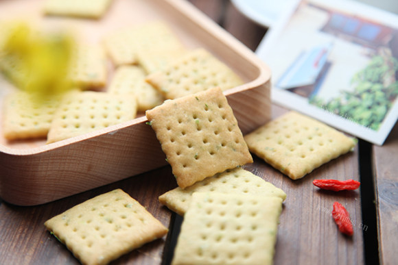 色香味俱全的香葱苏打饼干