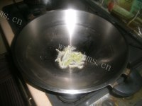 美味的开洋冬瓜汤做法图解5)