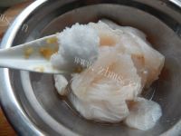 美味的粉丝蒸鱼片做法图解5)