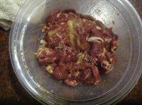 秘制牛肉炒芥蓝做法图解2)