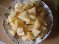 家常菜土豆炖芸豆做法图解2)