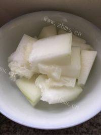 美味的咸肉冬瓜汤做法图解2)