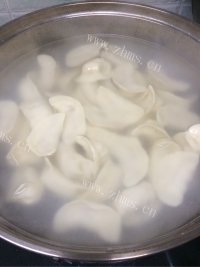 香爽的土豆大肉水饺做法图解13)