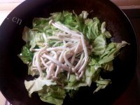 私房美食香肠烩卷心菜做法图解4)