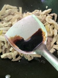 美味的香干炒肉做法图解12)