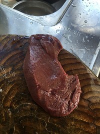 爆炒杜仲腰花做法图解2)