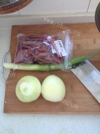 家常菜凉拌洋葱做法图解1)