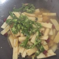 家常菜青椒炒山药做法图解4)