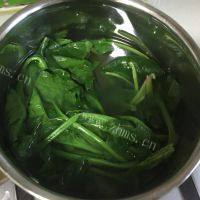 自己做的凉拌菠菜面筋做法图解4)