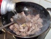 家常红烧牛肉做法图解4)