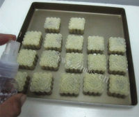 自制广式豆沙月饼做法图解11)