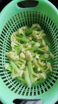 家常菜干煸有机花菜做法图解5)