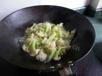 家常清炒花菜做法图解4)