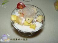 自己做的酸奶水果杯