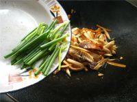 家常菜杏鲍菇炒腊肉