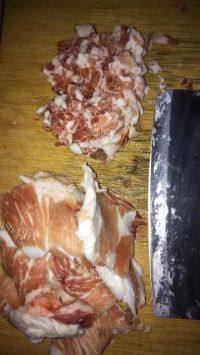 自己做的酸菜猪肉馅饺子做法图解3)