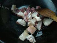 家常菜红萝卜烧肉做法图解3)
