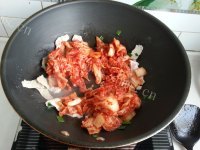 珍馐美味的辣白菜炒五花肉做法图解6)