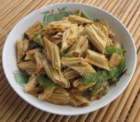 家常菜尖椒炒腐竹