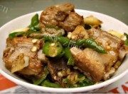 家常菜青椒烧排骨