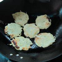 爽滑土豆丝煎饼