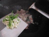 家常菜萝卜干烧肉做法图解4)