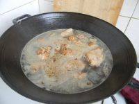 自制排骨炖豆角做法图解6)