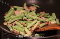 美味的扁豆焖饭做法图解5)