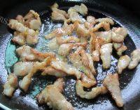 菜心炒肉片做法图解5)