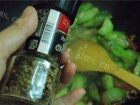 家常菜虾皮炒丝瓜做法图解9)