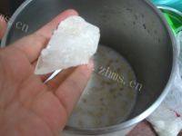 美味的核桃花生奶做法图解6)