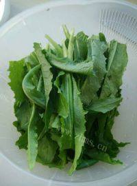 家常菜素炒油麦菜做法图解1)