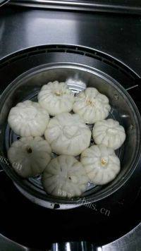 自制萝卜肉包