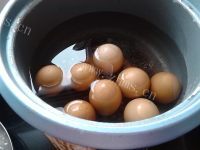 自制腌咸鸡蛋做法图解7)