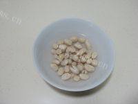 鸡爪花生红枣汤做法图解2)
