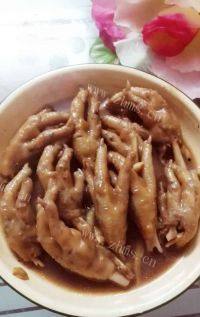 美味的卤鸡脚