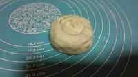 自制烫面葱油饼做法图解7)