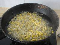 家常菜黄豆芽炒肉片做法图解4)
