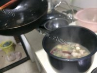 家常菜豆角土豆炖排骨做法图解4)