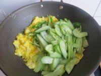 健康美食之黄瓜炒鸡蛋做法图解5)