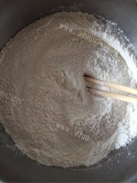 开胃的自制油条做法图解1)