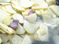 家常菜土豆片炒肉做法图解8)
