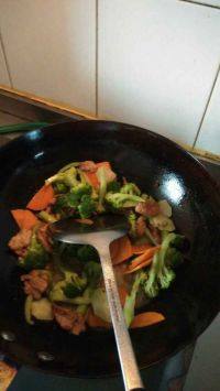 色味俱佳的肉炒西兰花