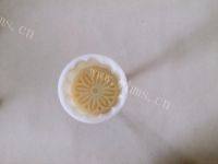 诱人的红豆冰皮月饼做法图解12)