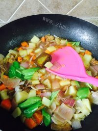 色泽鲜亮的咖喱牛肉饭做法图解6)