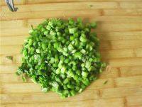 家常菜肉末芹菜做法图解3)